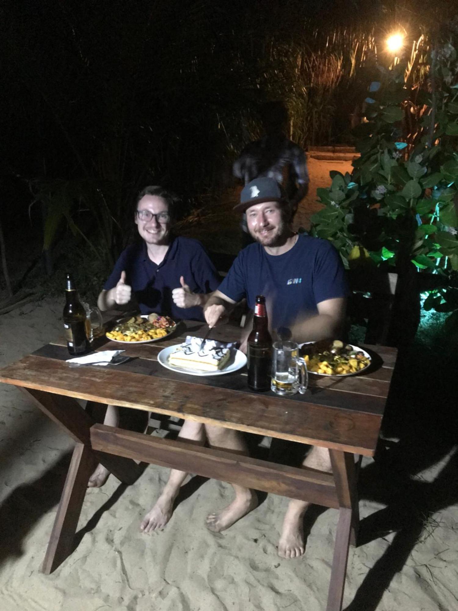 Waves Ranna Cabana And Seafood Exterior foto
