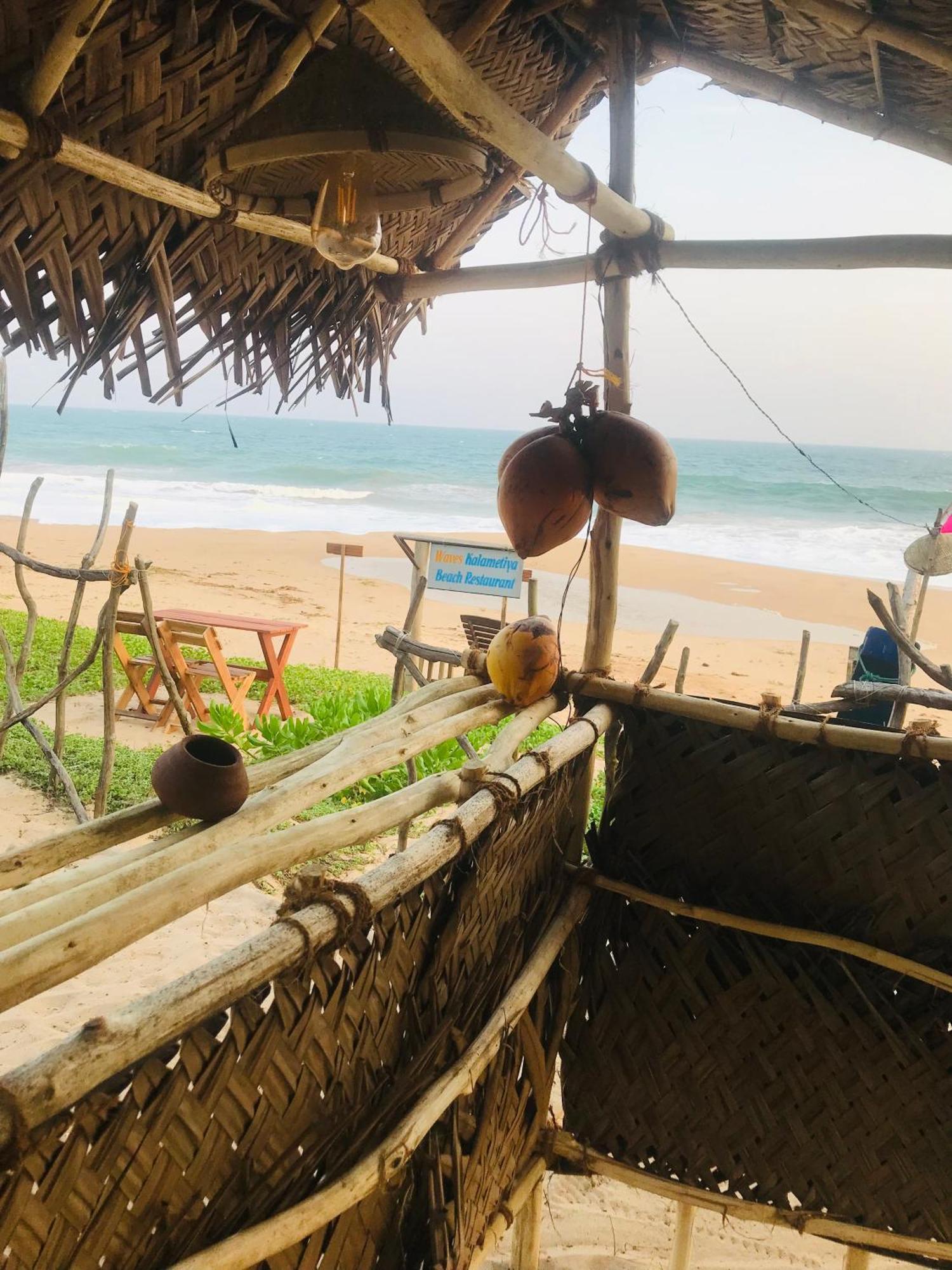 Waves Ranna Cabana And Seafood Exterior foto